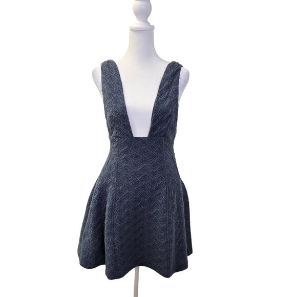 NWT WeWoreWhat Textured Knit V-Neck Fit & Flare Mini Dress Size 2 - Picture 1 of 7